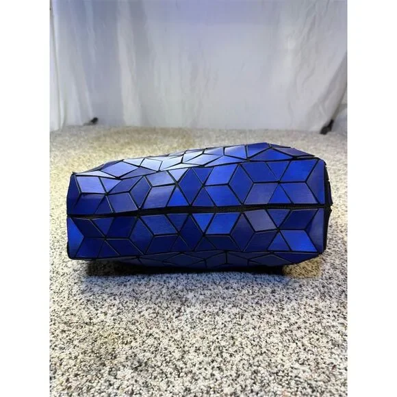 Emilio Pepe Women's Blue Geometric Lattice Tote Bag - Picture 8 of 12